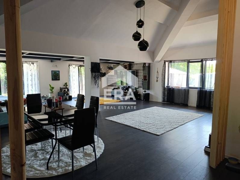 Двуетажна обзаведена къща в село Бенковски област Варна