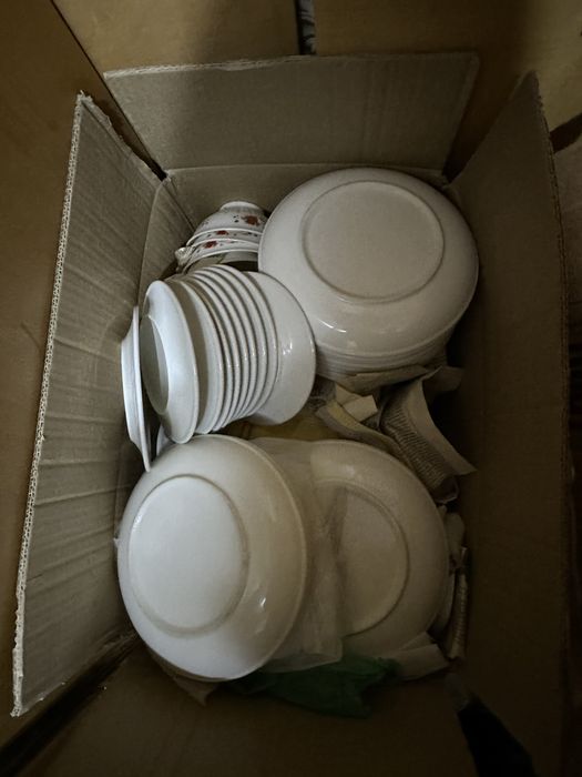 срочно продам посуду 2 коробки