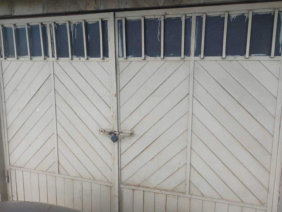 Метални врати за гараж