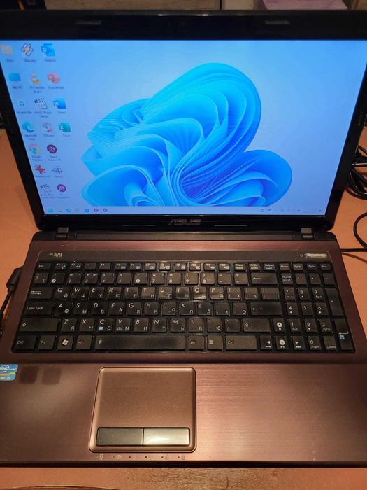 Asus K53SD 15.6" Core i5-2450M 2.5Ghz 8Gb DDR3 240Gb SSD Video GF610M