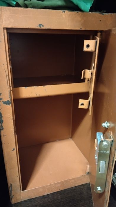 Сейф железный советский