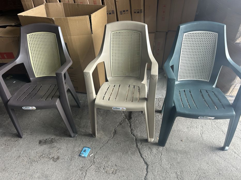 Столове.  пластмасови