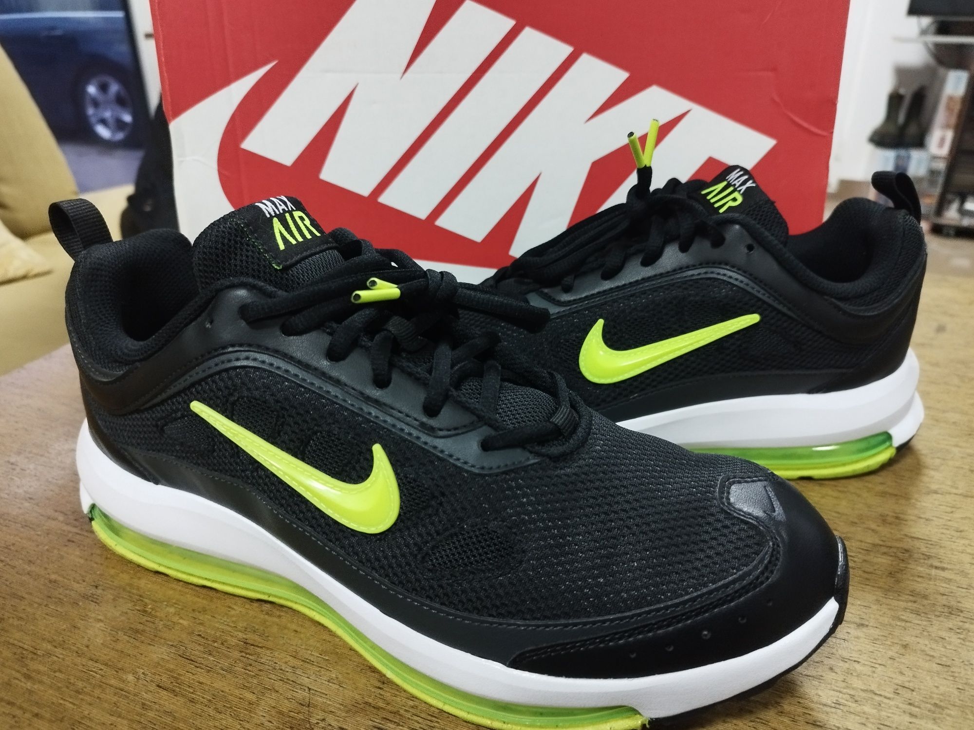 Adidas Avryn 44.5  100% original