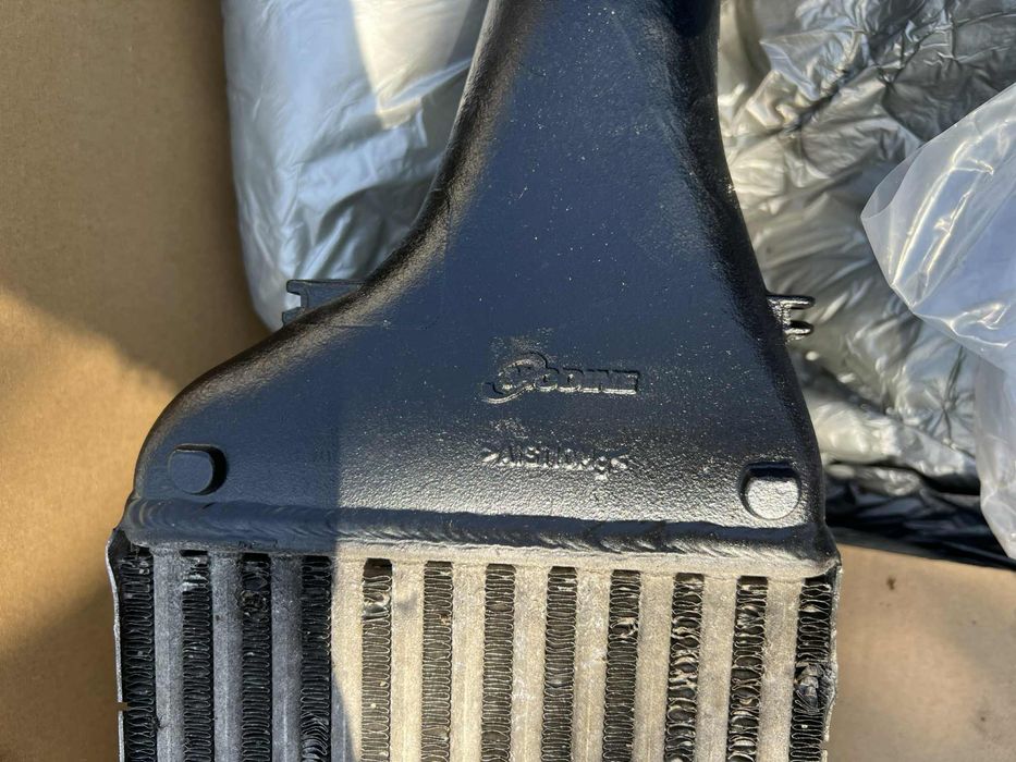 Оригинален интеркулер от Audi A6 C7 3.0 bitdi