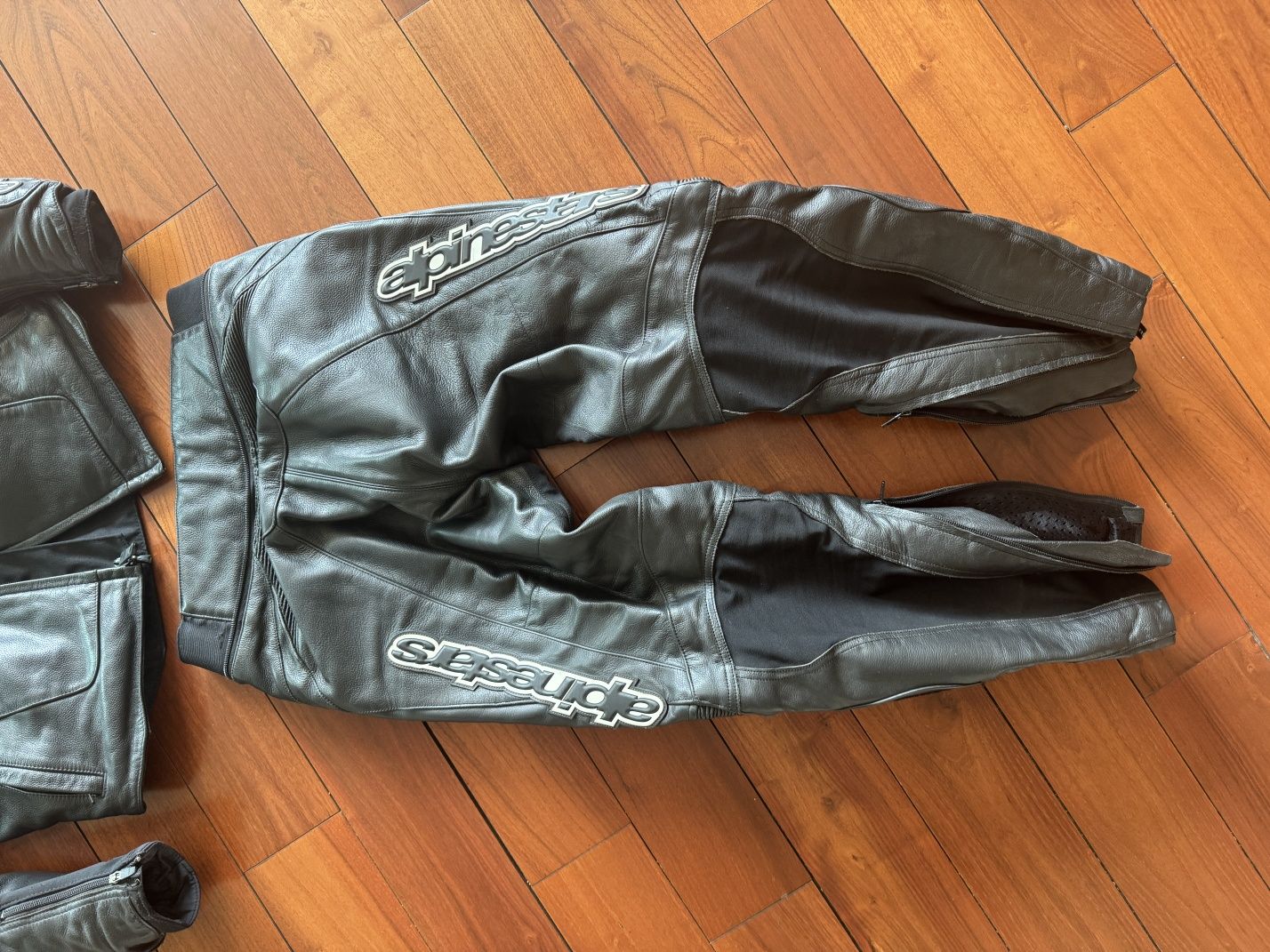 Alpinestars кожен екип яке (52) + панталон (50)