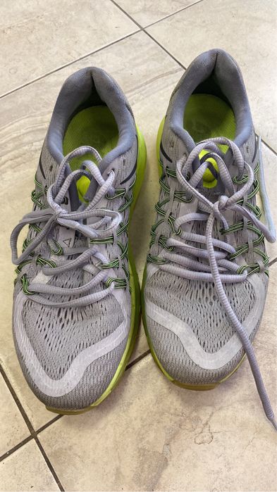 Обувки кецове и снийърси