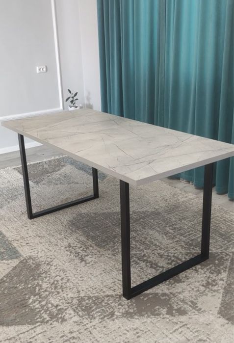 продам стол почти новый