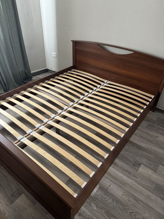 Двухспальная кровать