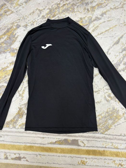 Джома фирмасынын киімдері сатылады. Барлыгын 10мын тенгеге беріп жібер