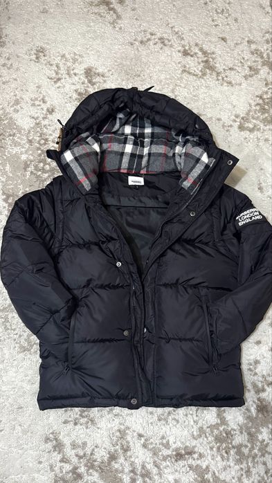 Продам пуховик BURBERRY/ Барбери