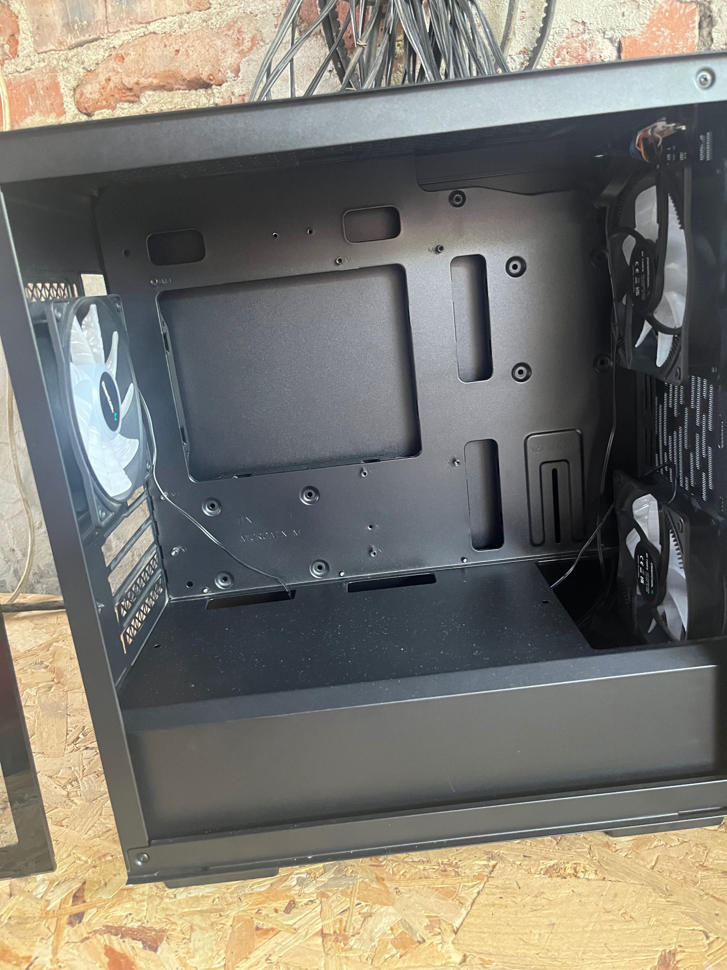 Кутия DeepCool 3x RGB вентилатора, прозорец, топ състояние