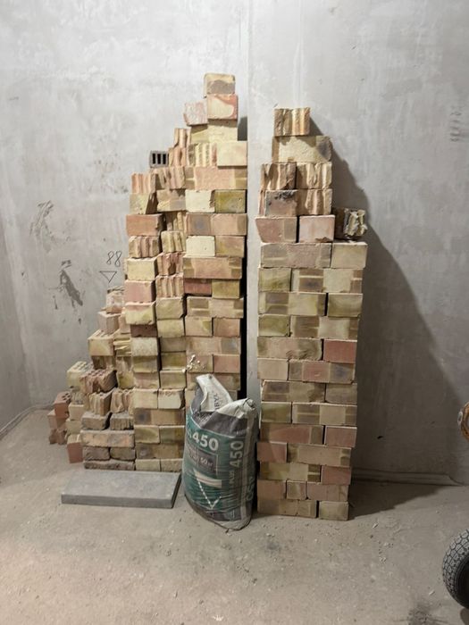 Продам остатки кирпичей