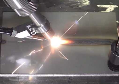 Masina/Aparat profesional de sudura /curatare laser 36 Luni GAR