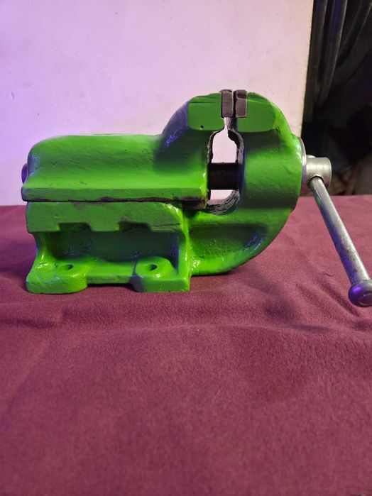 Малко Менгеме Продава