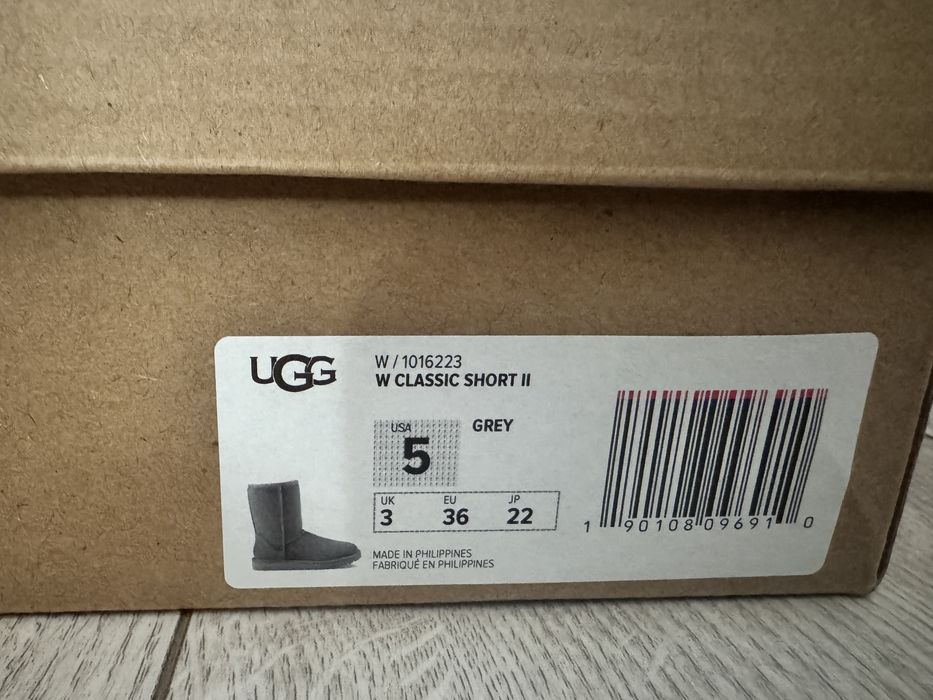 Cizme UGG Classic Short II marime 36 / noi