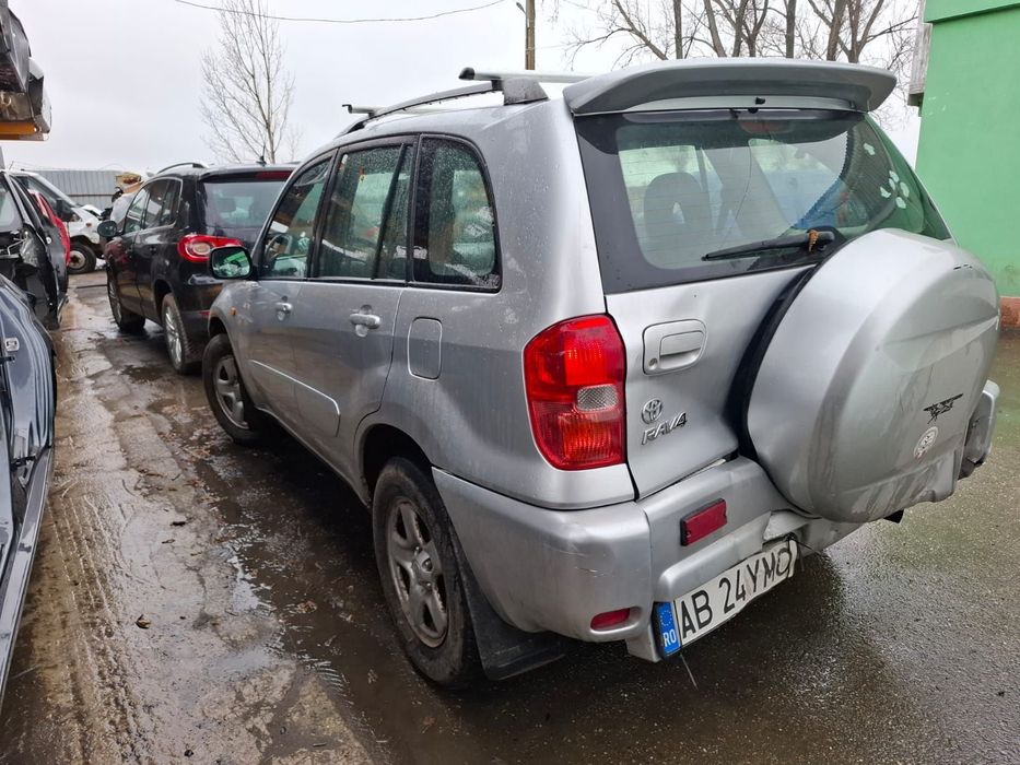 Dezmembrez Toyota RAV4 2 [facelift] [2003 - 2006] 2.0 d-4d 1CD-FTV