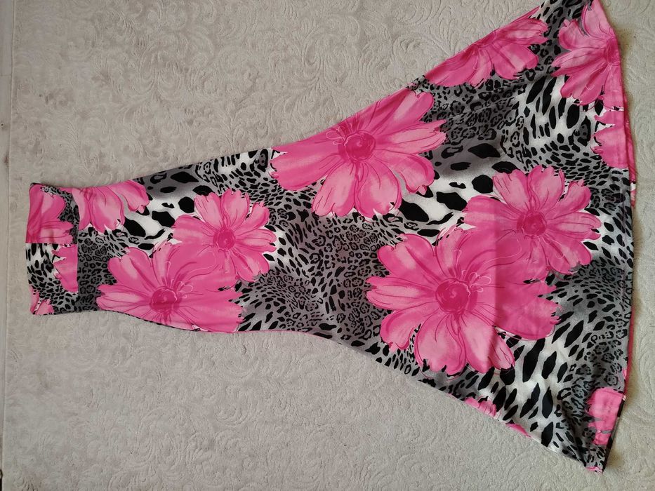 Рокля вталена, дълга