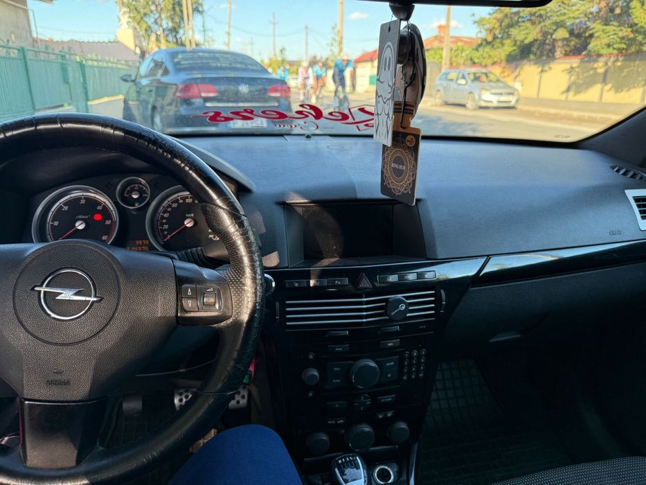 Opel Astra h gtc opc