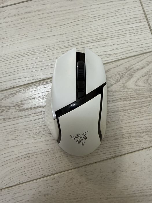 Игрова мышь Razer basilisk pro беспроводная