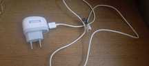 универсальное зарядное устройство с двумя USB-проводами