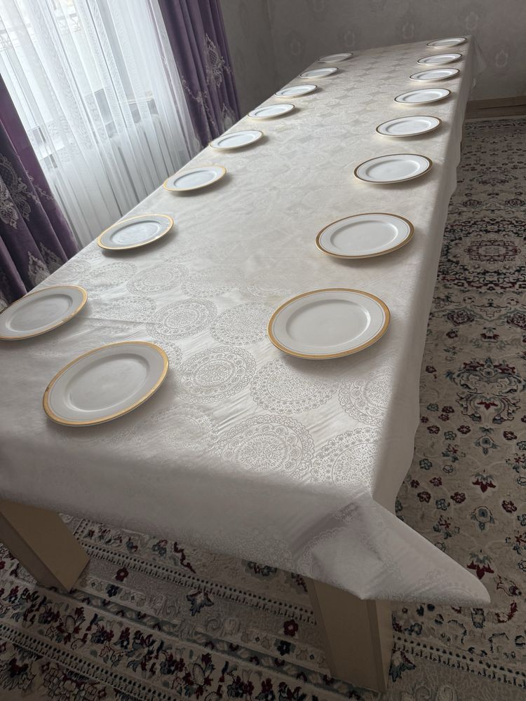 Стол на 25 персон