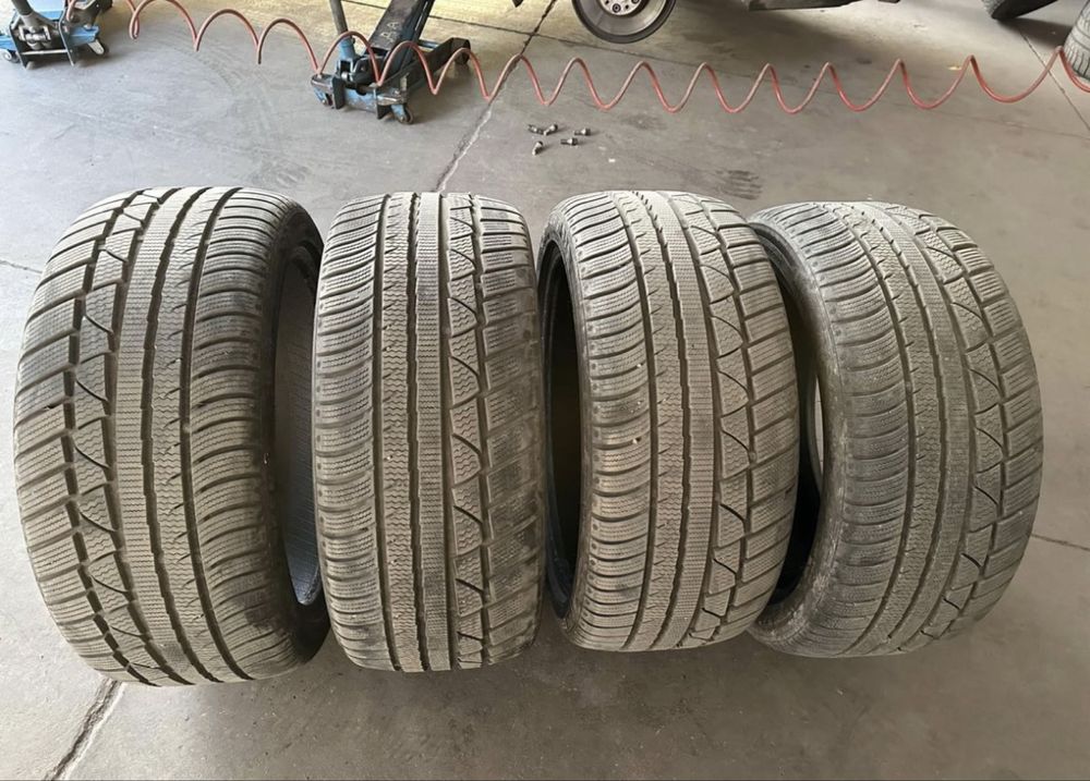 Зимни Гуми 245/40/19
