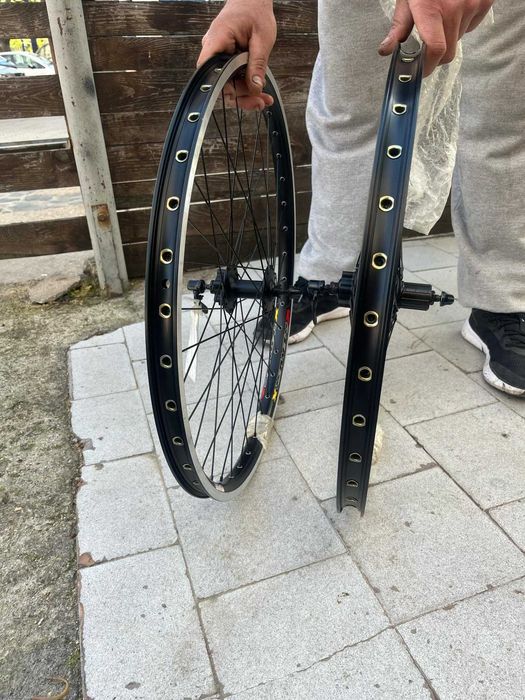 НОВИ КАПЛИ 26 (590-23mm) с Shimano главини