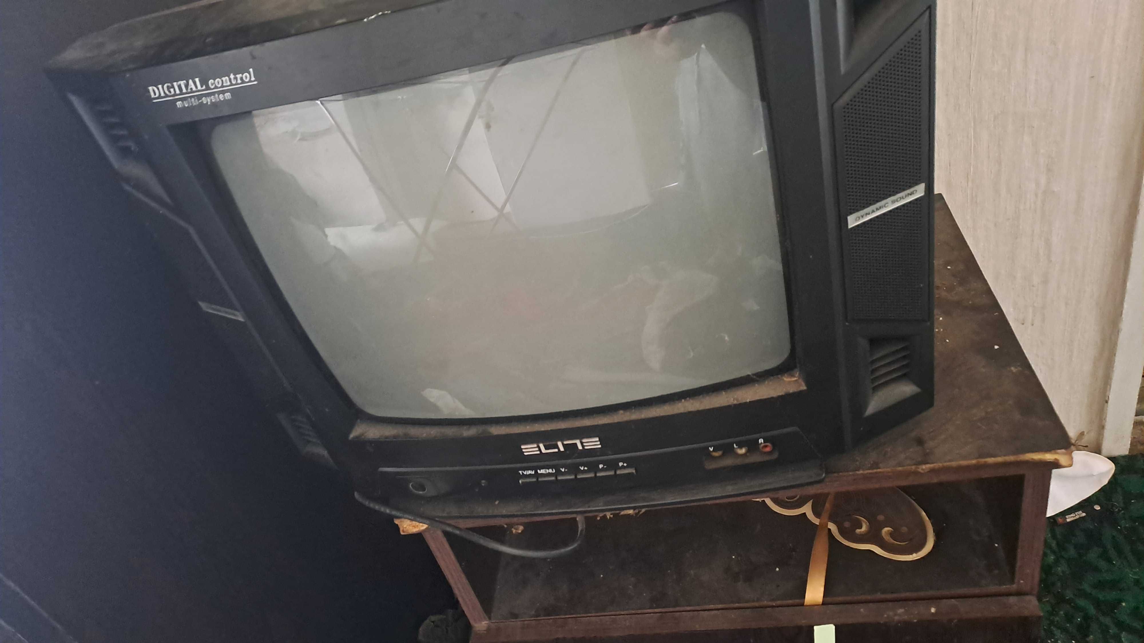 Продавам телевизор елит