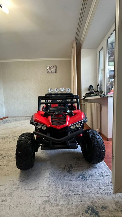 Продам детскую машину