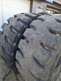 Anvelope 23.5 R 25 Goodyear.