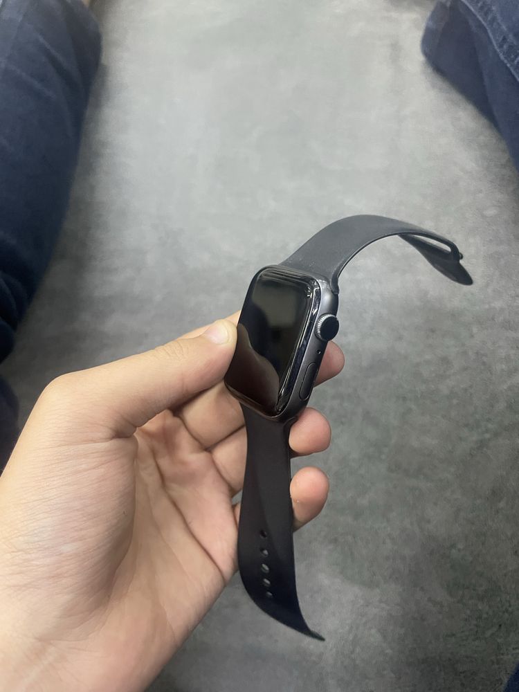 apple watch 4 44 sm idealni bomba