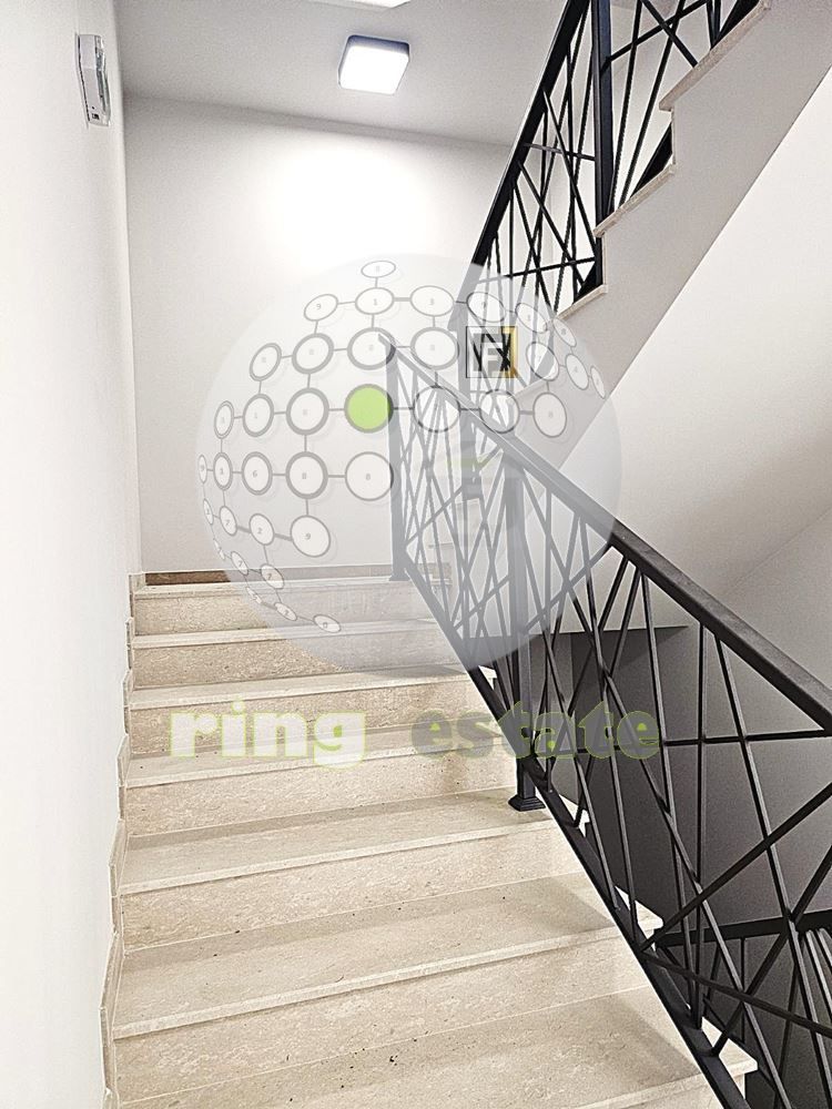 Продава се Тристаен апартамент в Пловдив, Старият град - 98 кв.м за 2021 €/кв.м - Снимка #10