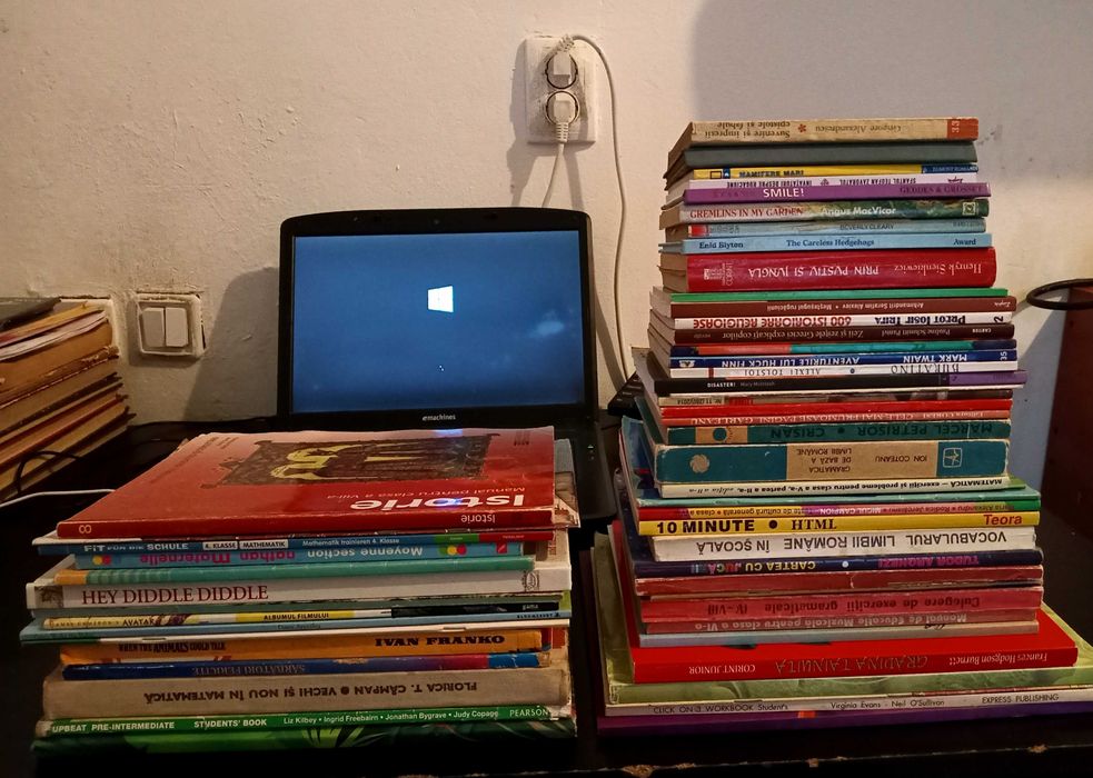 vand lot carti vechi