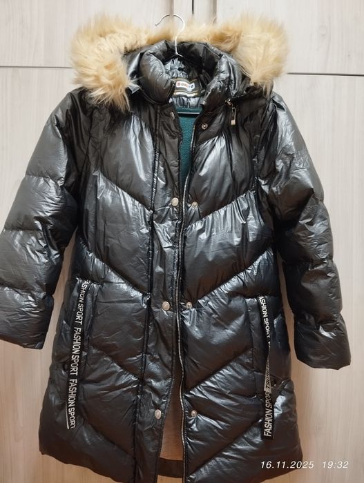 Продается куртка для девочек
