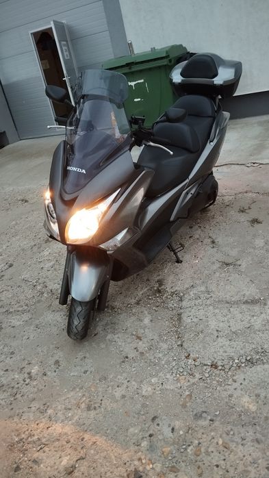 Scuter 400 Honda