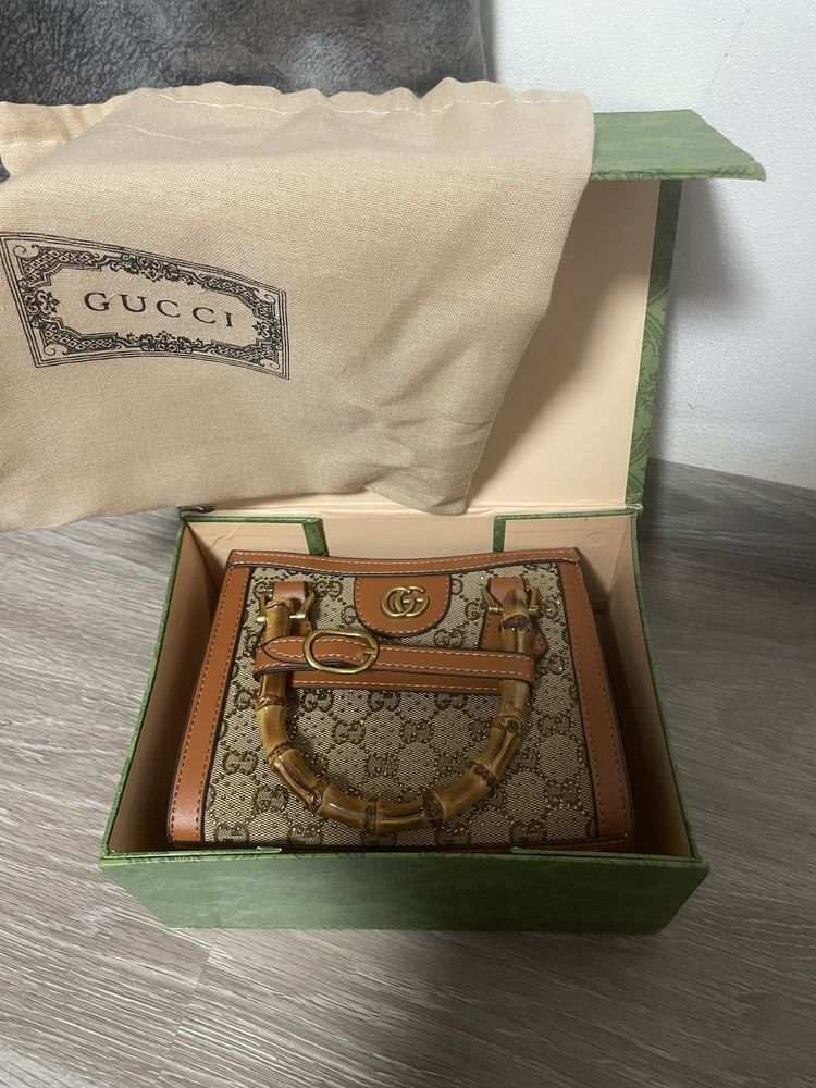 Дамска чанта Gucci.