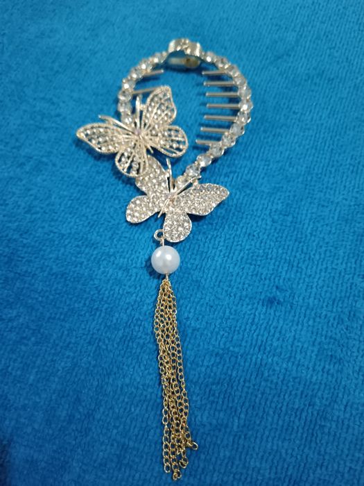 Vând Accesoriu pentru Păr Nou