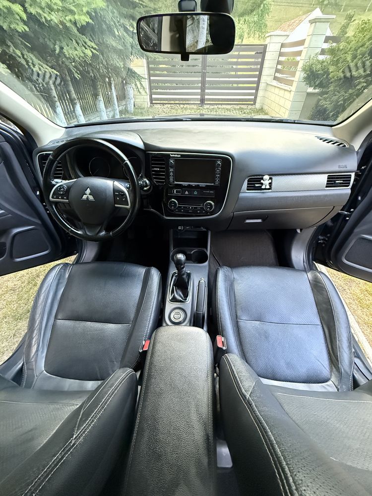 Mitsubishi Outlander 2013 2.2 D 7 Locuri Piele Navigatie 4x4 Eco 2x4