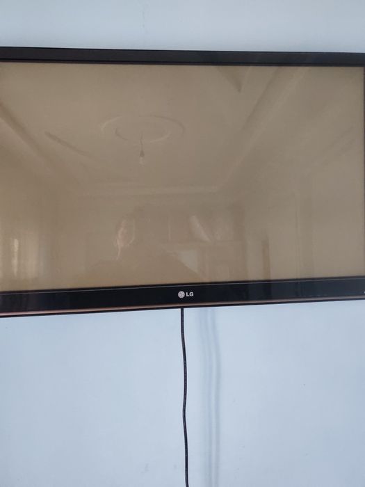 Телевизор срочна сотилади холати зур