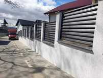 Construim garduri din panou stil jaluzele, sipca metalica, alte modele