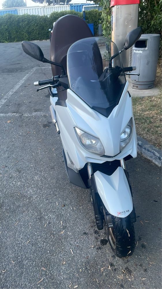 Vand scuter Yamaha 125