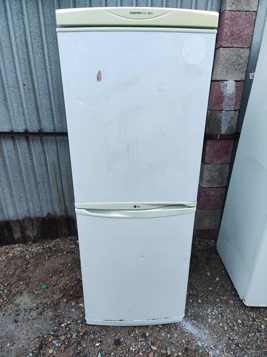 Холодильник рабочий