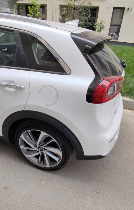 KIA Niro subcompact SUV, hibrid, an 2017,import Olanda.