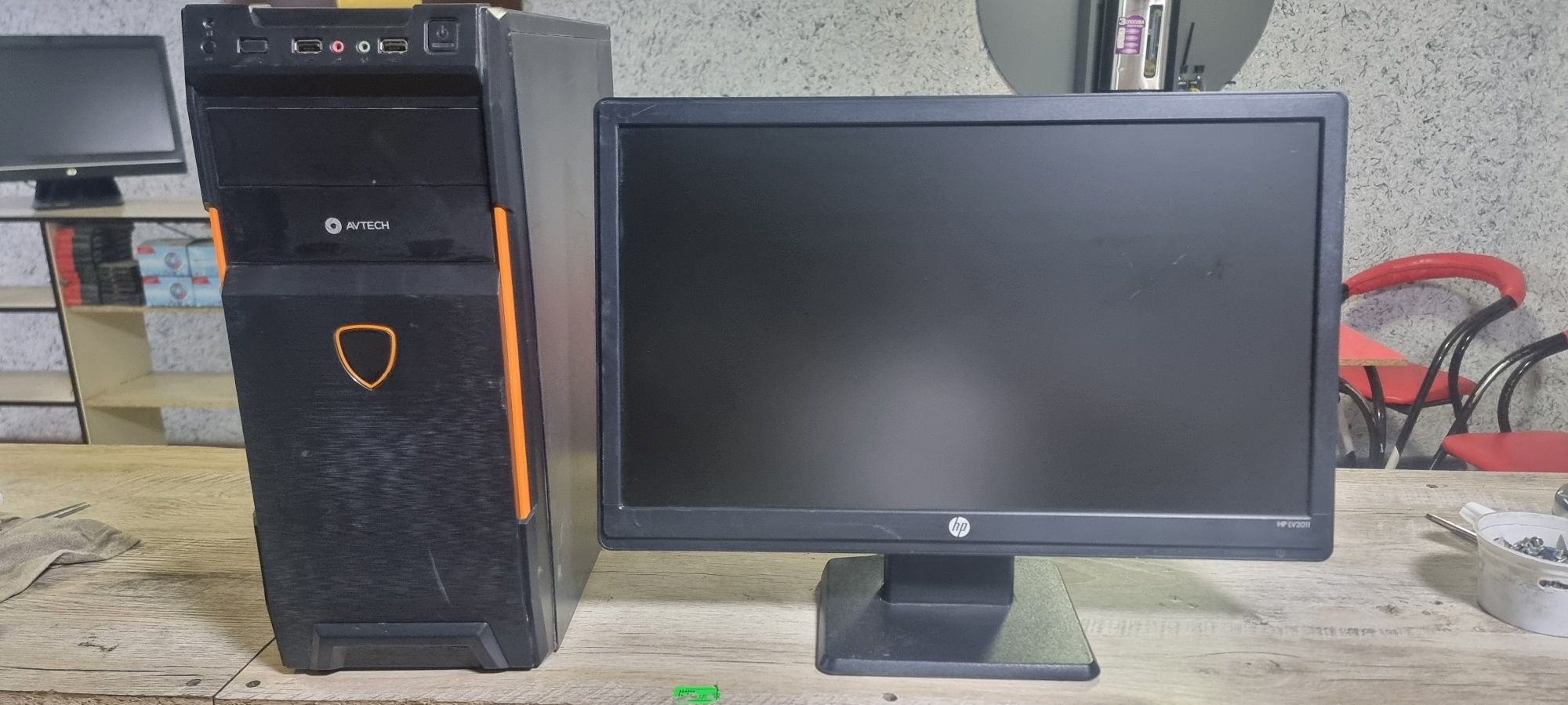 Готовые сборка для для офиса
оперативка 4 GB
 жёсткий диск 500 Гб
 Win