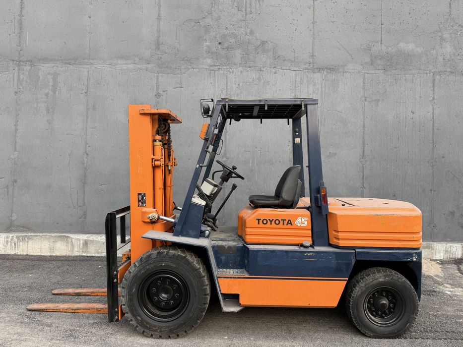 Вилочный Погрузчик Тойота 5 тонник