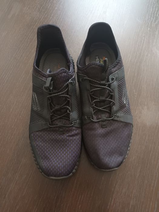 2 perechi de adidași