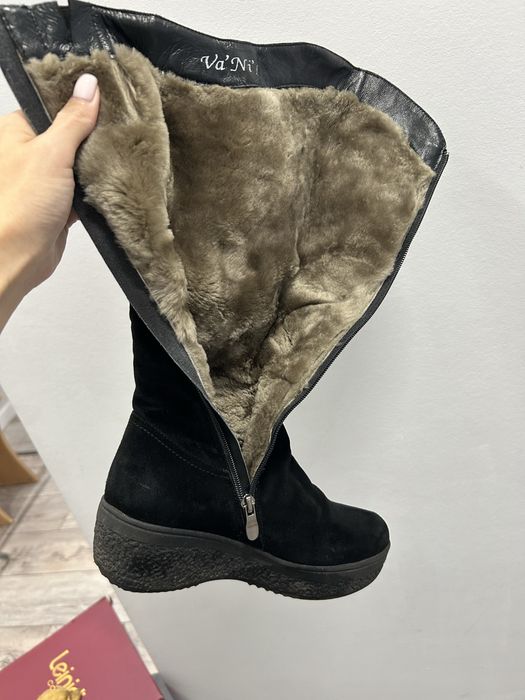 Продам женскую зимнюю обувь