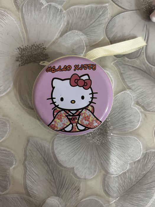 хеллоу кити киндеры и кошелечек