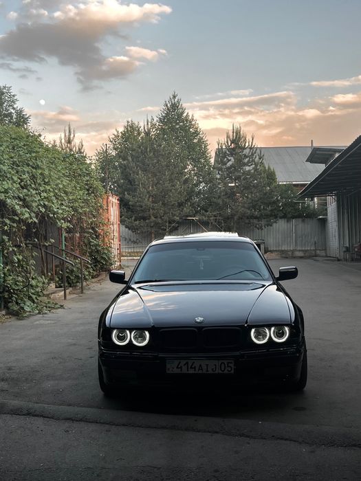 Продам машину срочно