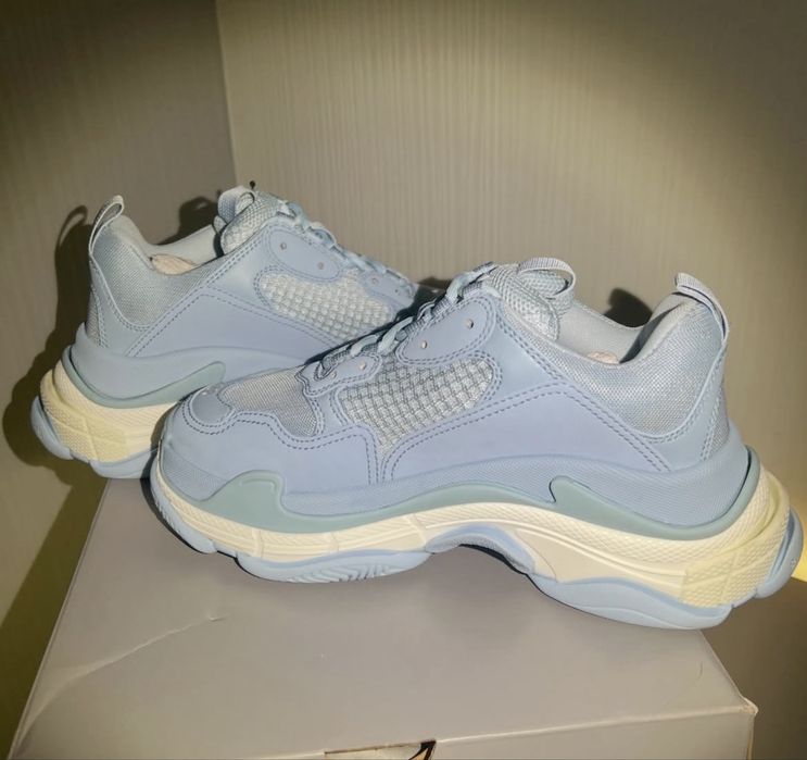 Adidasi balenciaga triple s